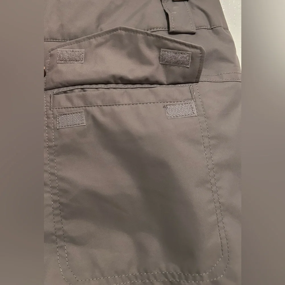 Columbia Men’s gray Arctic Trip ski pants. Omni heat. Waterproof. Size M.